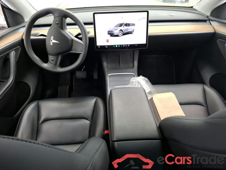TESLA Model Y / 2021 / 5P / SUV RWD #6