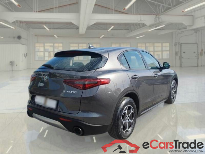 ALFA ROMEO STELVIO / 2017 / 5P / SUV 2.2 TD 190 CV SUPER BUSINESS AT8 Q4 #2
