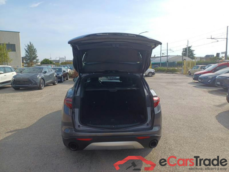 ALFA ROMEO STELVIO / 2017 / 5P / SUV 2.2 TD 190 CV SUPER BUSINESS AT8 Q4 #5