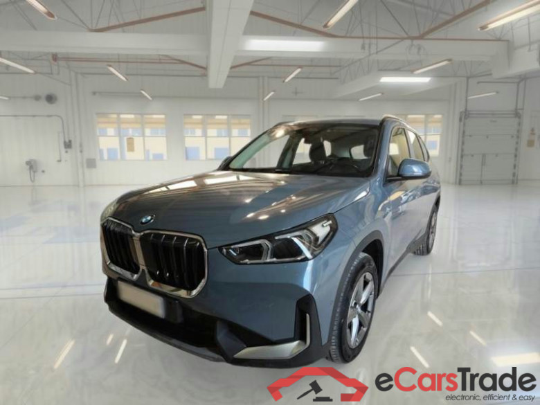 BMW X1 / 2022 / 5P / SUV SDRIVE 18D EDITION ESSENCE DCT