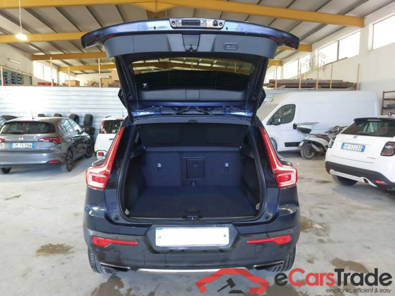 VOLVO XC40 / 2017 / 5P / SUV (V.M.)D4 AWD Geartronic Inscription #5