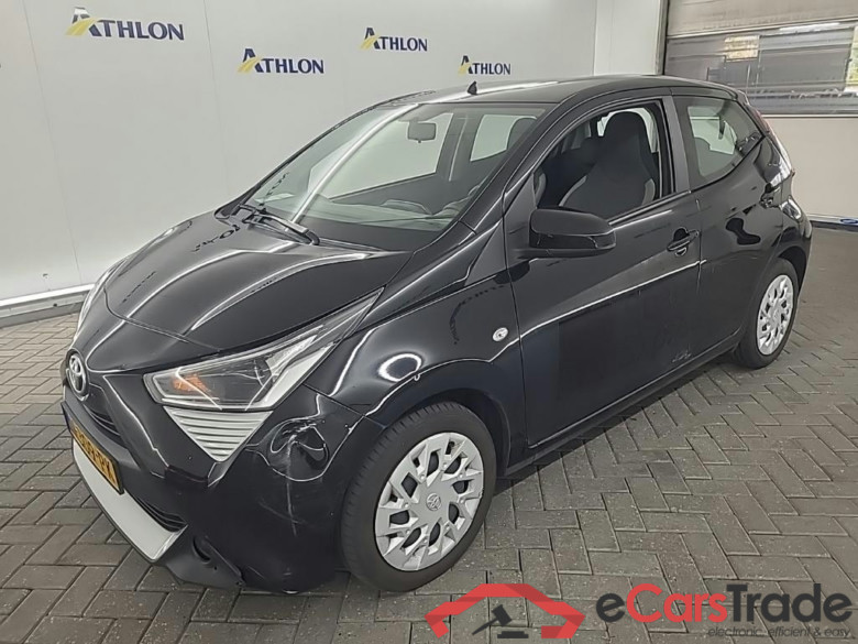 TOYOTA Aygo 1.0 VVT-i x-play 5D 53kW