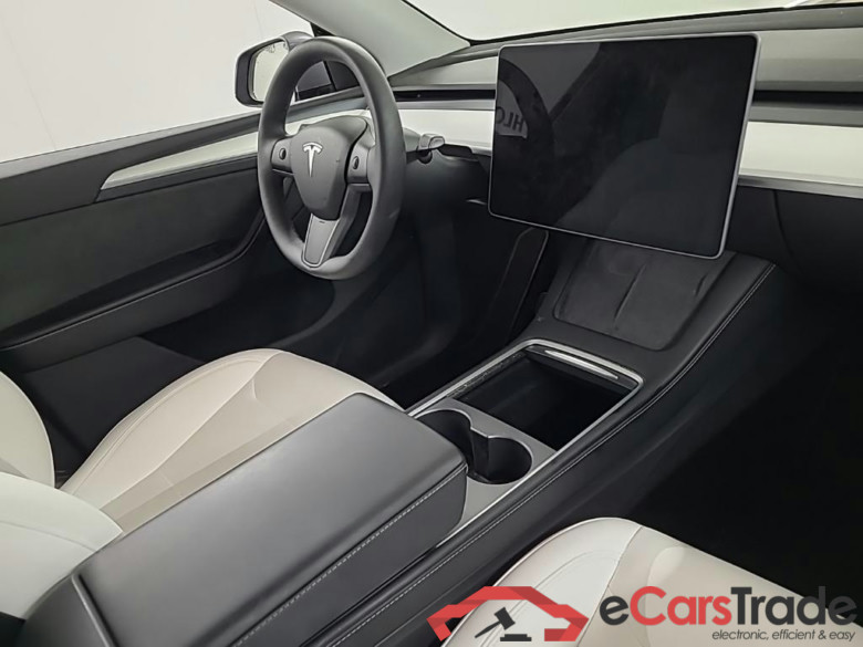 Tesla Model Y Long Range Dual Motor AWD 5D 274kW #6
