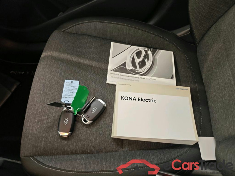 Hyundai KONA Comfort Smart Electric 64 kWh 5d #4
