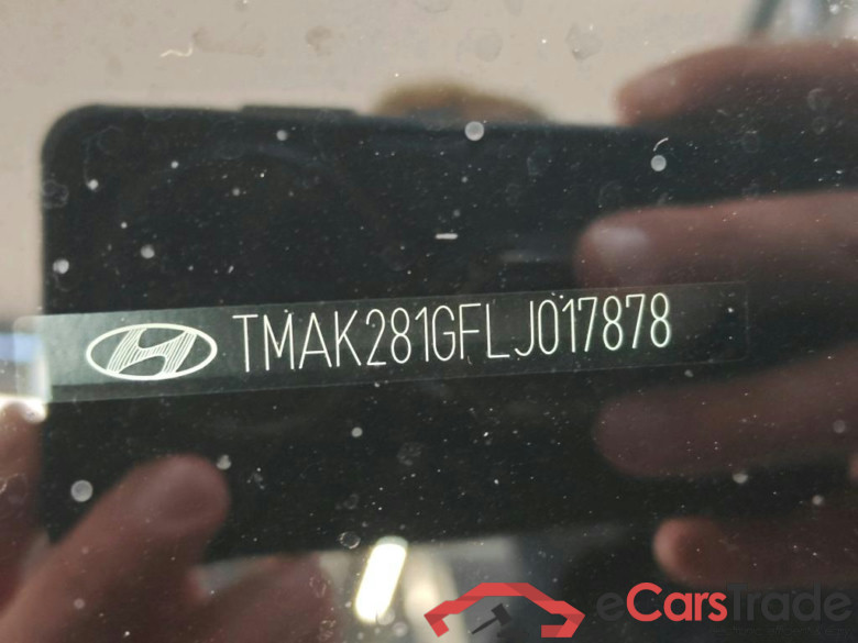 Hyundai KONA Comfort Smart Electric 64 kWh 5d #6