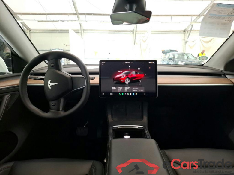 TESLA Model Y / 2021 / 5P / SUV RWD #6