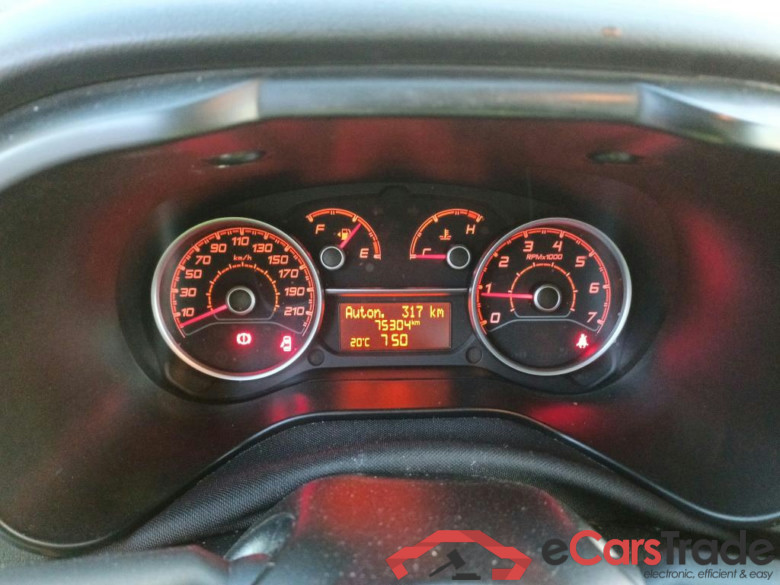 FIAT Doblò Cargo/2015/4P/furgón derivado de turismo Cargo SX 1.6 Mjet 66kW (90CV) #4