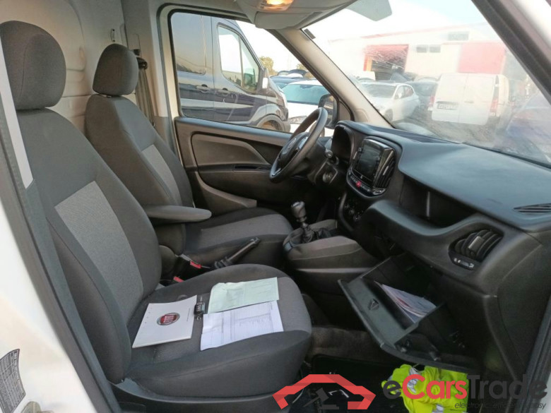 FIAT Doblò Cargo/2015/4P/furgón derivado de turismo Cargo SX 1.6 Mjet 66kW (90CV) #6