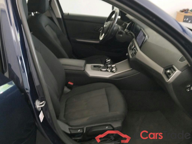 BMW Serie 3 / 2018 / 4P / sedán 318d Auto. #6