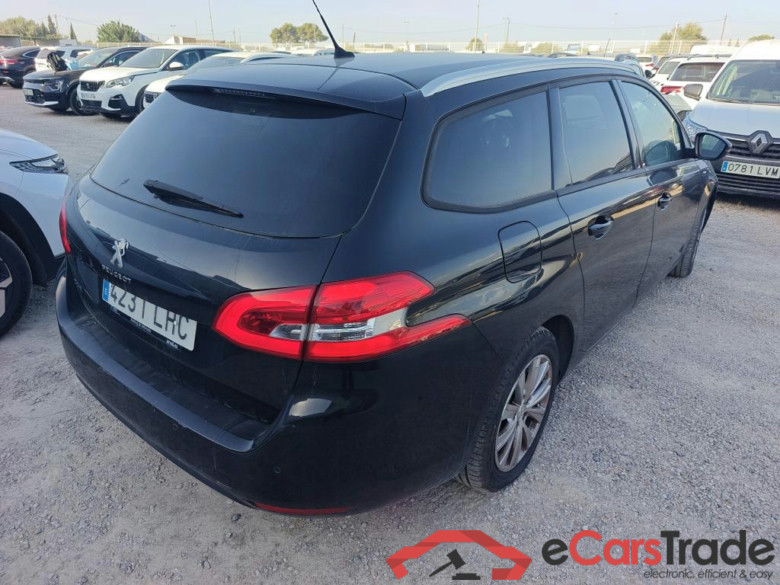 PEUGEOT 308 / 2017 / 5P / familiar SW Style BlueHDi 130 S&S 6 Vel. MAN #2