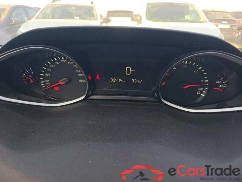 PEUGEOT 308 / 2017 / 5P / familiar SW Style BlueHDi 130 S&S 6 Vel. MAN #4