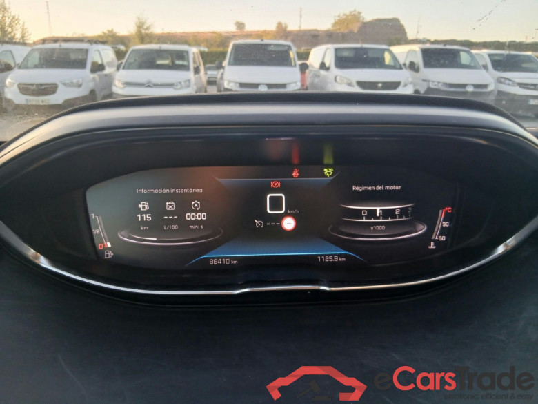 PEUGEOT 5008 / 2020 / 5P / todoterreno 1.5 BlueHDi 96kW (130CV) S&S Active #4