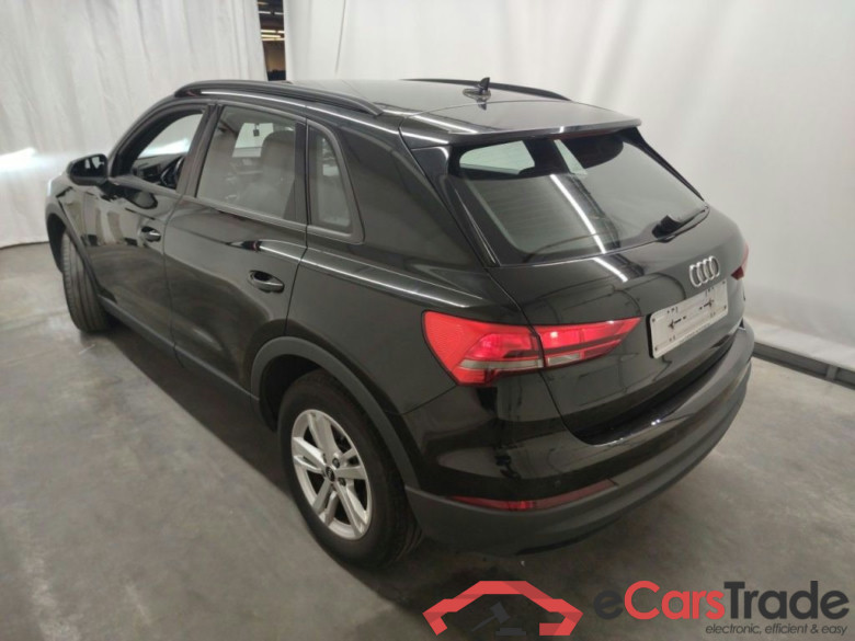 Audi Q3 45 TFSI e S tronic 5d