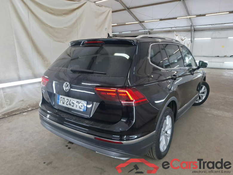 VOLKSWAGEN Tiguan Allspace / 2017 / 5P / SUV 2.0 TDI 150 DSG7 Carat #3