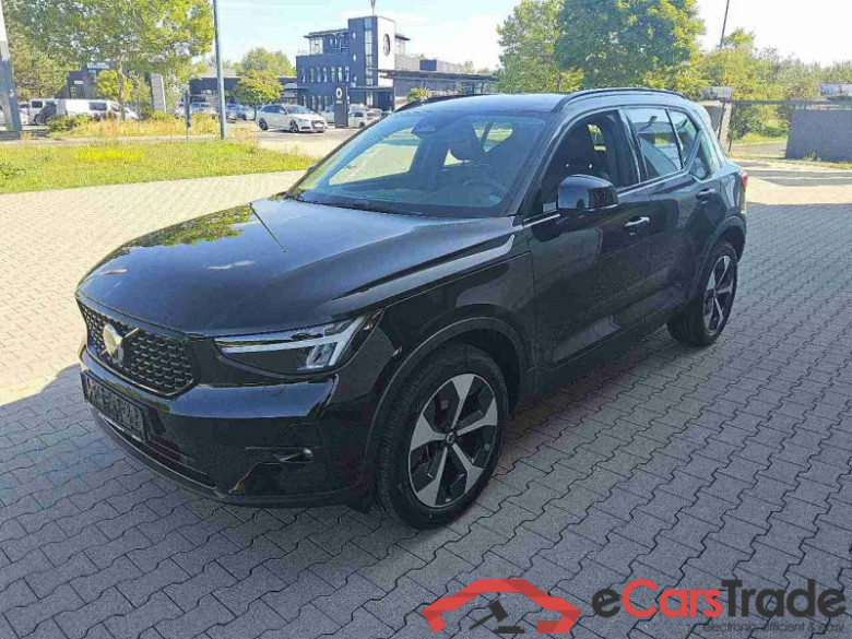 Volvo XC40 (2017->) DE - SUV5 B4 2WD EU6d, Plus Dark, (Facelift) 2022 - 2024