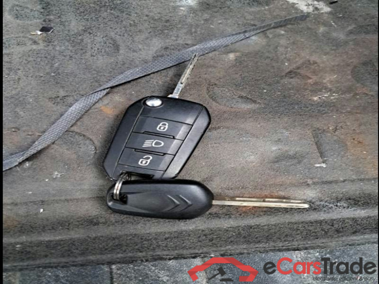 CITROEN C3 / 2020 / 5P / BERLINA BLUEHDI 100 SeS FEEL VAN
