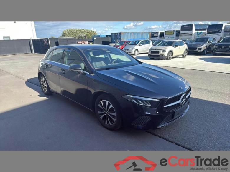 MERCEDES-BENZ A-Class (W177) A 180 Essential Line