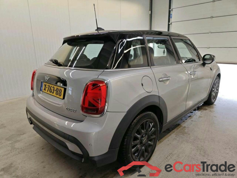 Mini 5-deurs 1.5 Cooper Camden #2