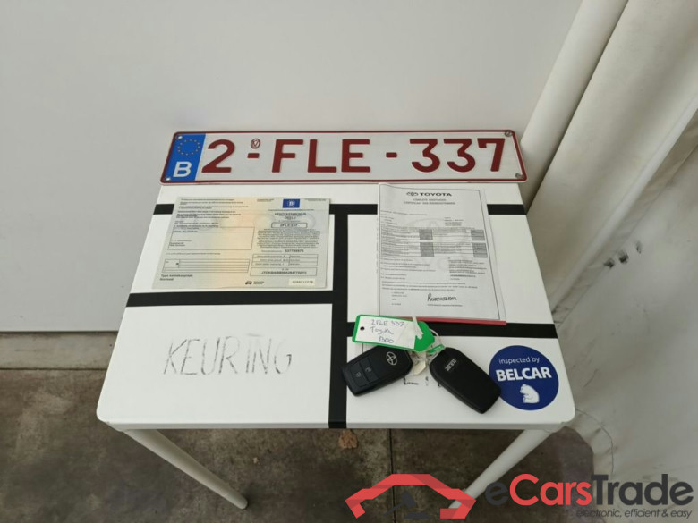 Toyota Yaris Cross 1.5 VVT-ie Hybrid Dynamic Plus CVT 5d #4