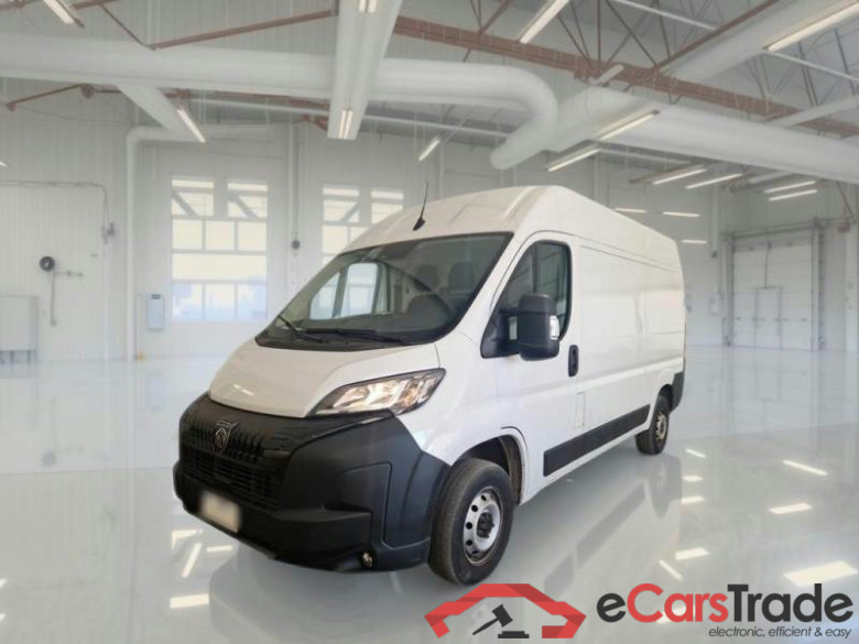 PEUGEOT BOXER / 2023 / 4P / FURGONE 2.2 BLUEHDI 120 SeS 330 L2H2