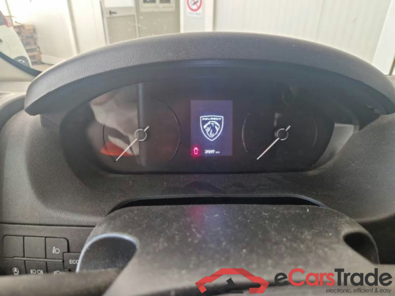 PEUGEOT BOXER / 2023 / 4P / FURGONE 2.2 BLUEHDI 120 SeS 330 L2H2 #4