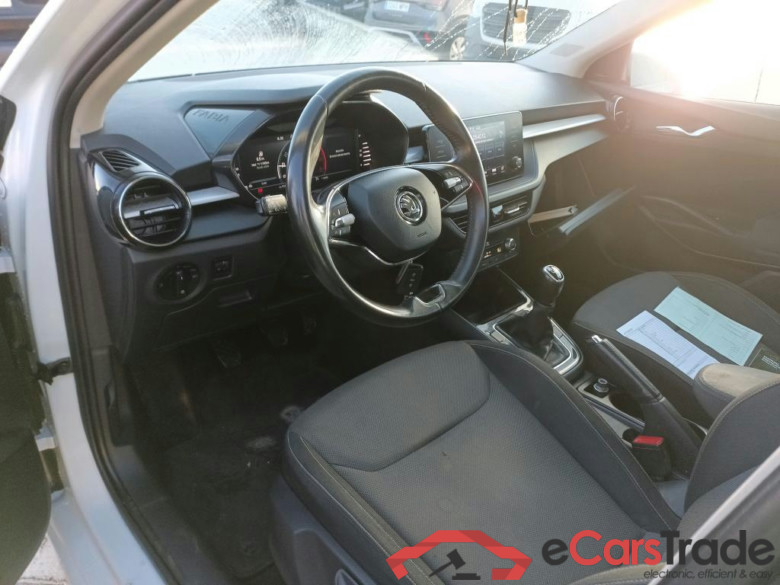 SKODA Fabia / 2021 / 5P / berlina con portón 1.0 TSI 70KW (95CV) Emotion (AC) #3