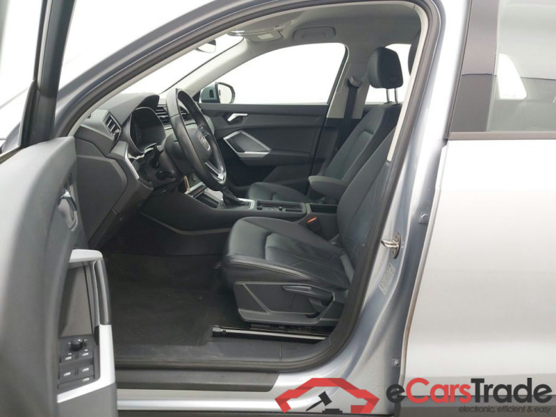 Audi Q3 35 TDI S Tronic Business Edition 5d #3