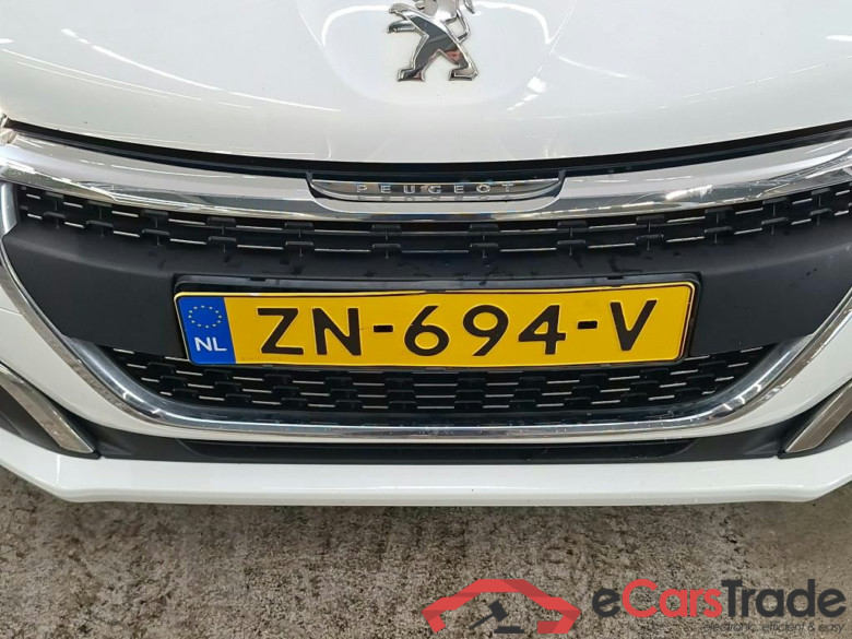 Peugeot 208 Signature 1.2 PureTech 82 5d #5