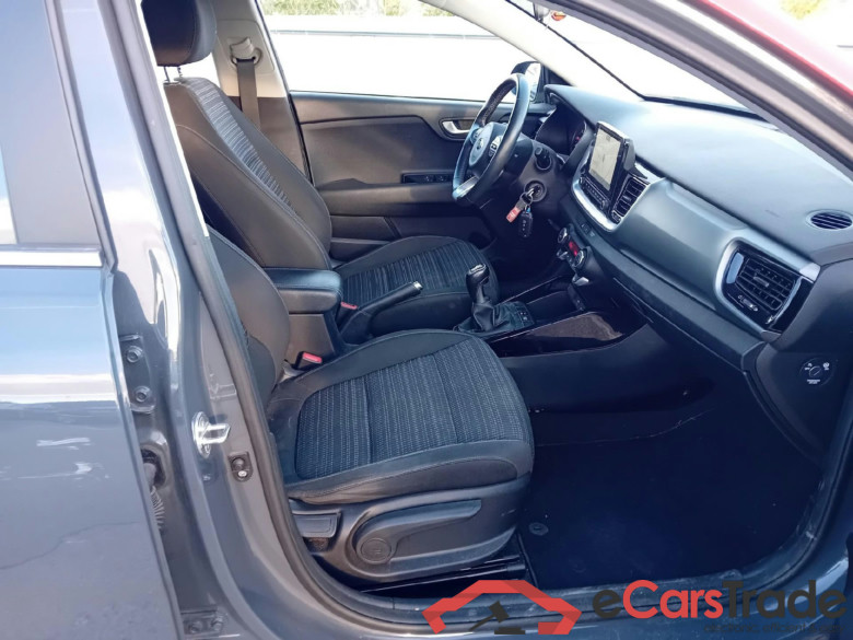 KIA Stonic / 2017 / 5P / todoterreno 1.0 T-GDi 88kW (120CV) MHEV iMT Drive #6