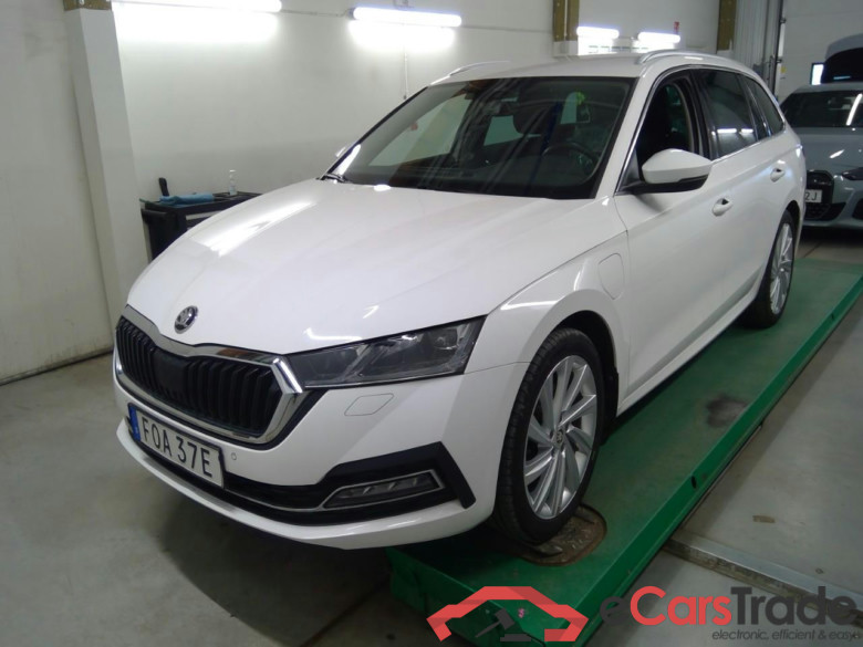 Oct.Combi TSI PHEV 204 Sty.Aut #2