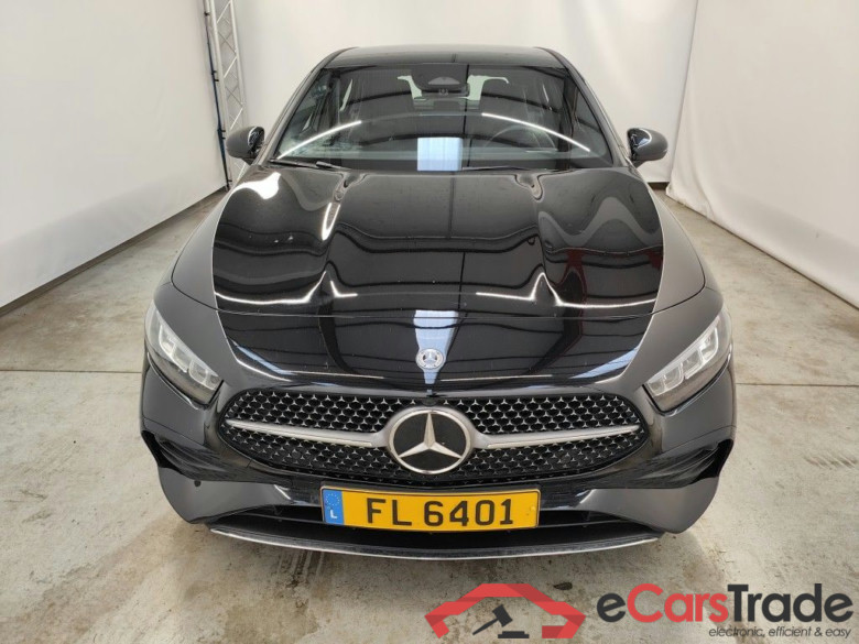 Mercedes-Benz Classe A Hatchback A 200 d AMG Line DCT 5d #1