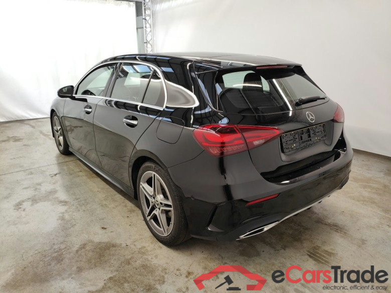 Mercedes-Benz Classe A Hatchback A 200 d AMG Line DCT 5d #3