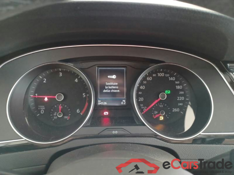 VOLKSWAGEN PASSAT / 2019 / 5P / STATION WAGON VAR. 2.0TDI SCR EVO 110KW BUSINESS DSG #4