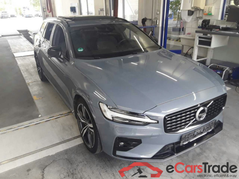 Volvo V60 Kombi (2018->) DE - Kb5 B5 (Benzin) AWD EU6d, Plus Dark Mild-Hybrid, 2021 - 2022