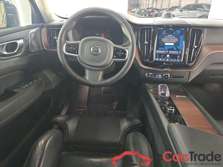 Volvo XC60 XC60 T6 PHEV 4x4 Ultimate Dark Aut. (PHEV) 257kW/350pk  5D/P Auto-8 (4 seizoenen Banden) - CO2 onvolledig #5