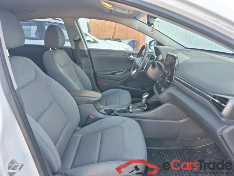 HYUNDAI IONIQ / 2019 / 5P / berlina con portón 1.6 GDI HEV Tecno DCT #6