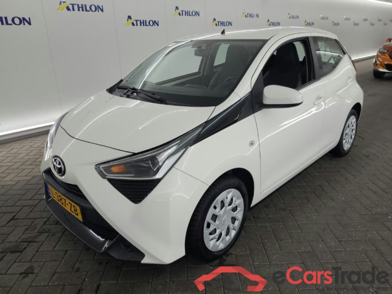TOYOTA Aygo 1.0 VVT-i x-play 5D 53kW