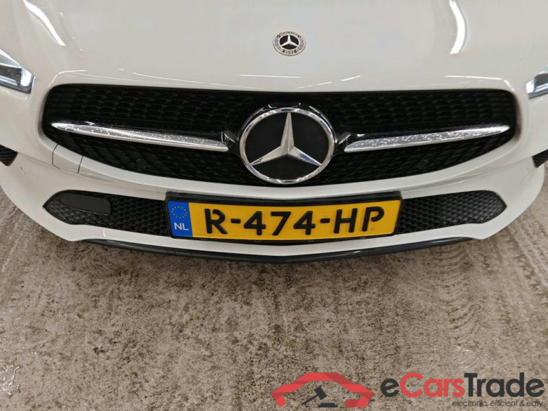 Mercedes-Benz CLA CLA 180 DCT Luxury Line 4d #5