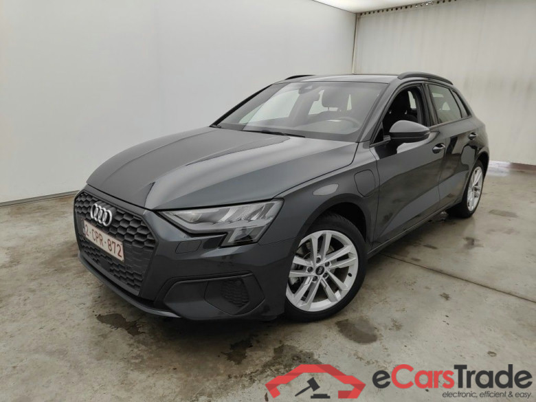 Audi A3 Sportback 1.4 40 TFSI e Attraction 5d #1