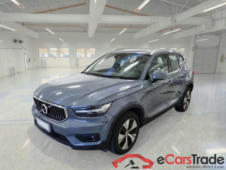 VOLVO XC40 / 2017 / 5P / SUV T5 PLUG-IN HYBRID AUTO RECH INSCRIP EXPR