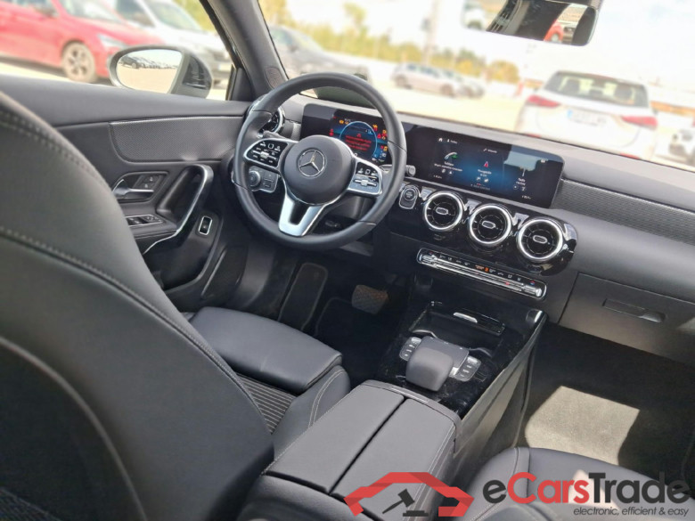 MERCEDES-BENZ Clase A / 2018 / 5P / berlina con portón A 250 e #3