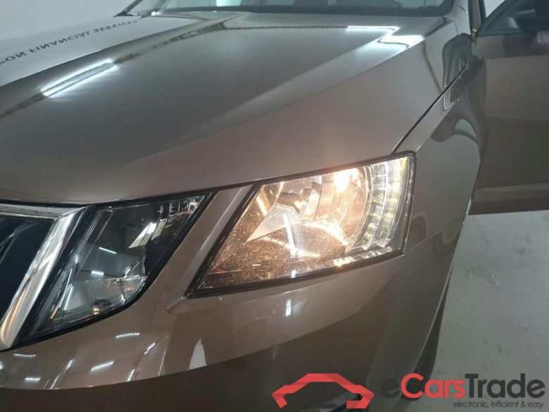 SKODA Octavia Combi 85 kW #4