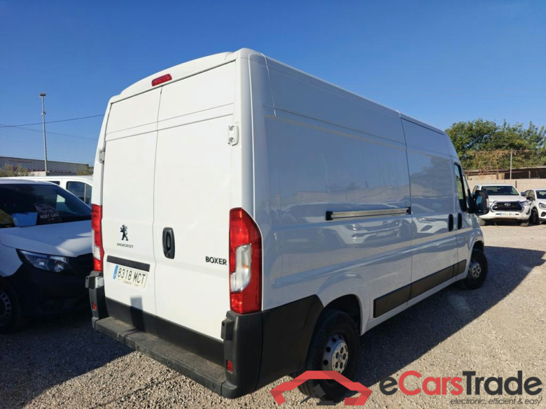 PEUGEOT Boxer / 2014 / 4P / furgón 335 L3 H2 BHDI 103kW (140CV) S&S 6 V. M #2