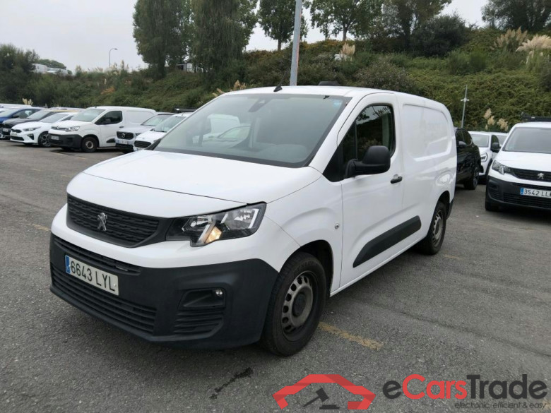 PEUGEOT Partner / 2018 / 4P / furgón derivado de turismo Premium Long 1000kg BlueHDi 73kW #1