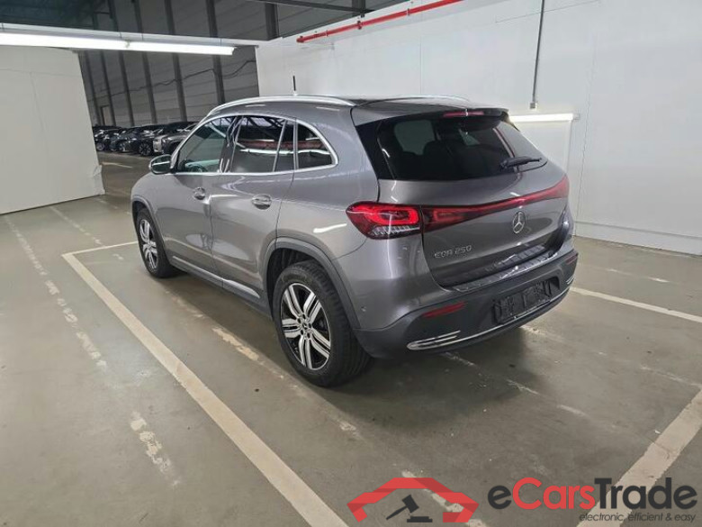 Mercedes EQA EQA EQA 250 Luxury Line 140kW/190pk  5D/P Auto-1 #3