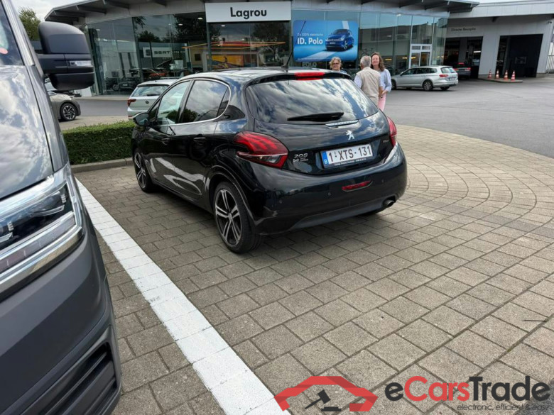 PEUGEOT 208 1.2 PureTech GT Line S&S #3