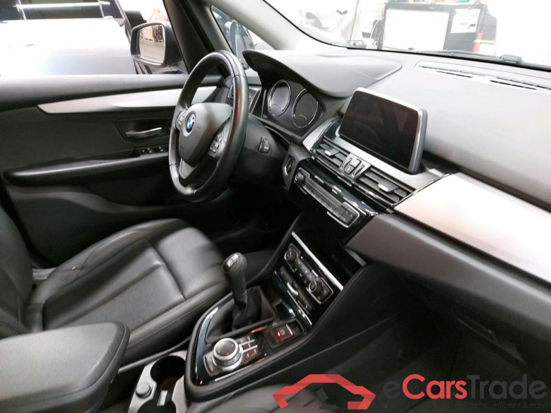 BMW - BMW 2 ACTIVE TOURER 216d 116PK Advantage Pack Business With Heated Seats & Cruise Control #3