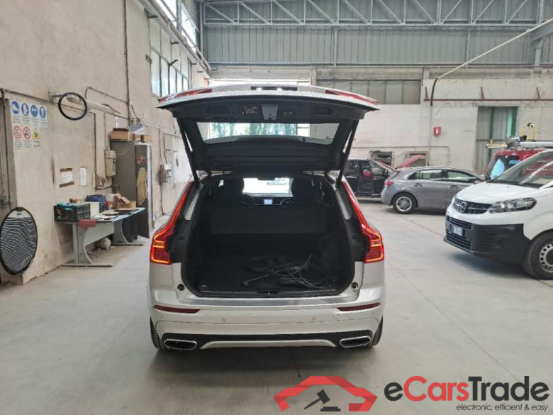 VOLVO XC60 / 2017 / 5P / SUV T6 Plug-in AWD auto Recharge R-Design #5