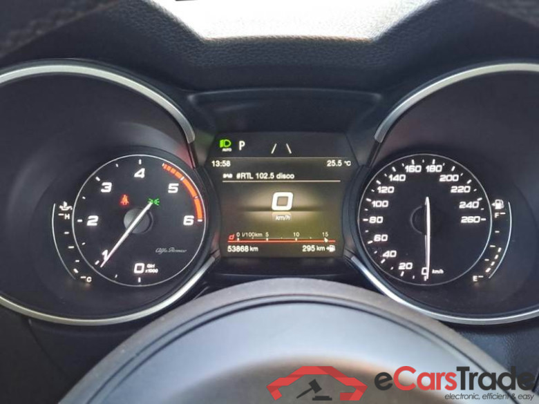 ALFA ROMEO STELVIO / 2017 / 5P / SUV 2.2 TD 160 CV SUPER BUSINESS AT8 RWD #4