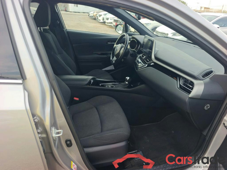 TOYOTA C-HR / 2016 / 5P / todoterreno 1.8 125H Advance (CX) #6